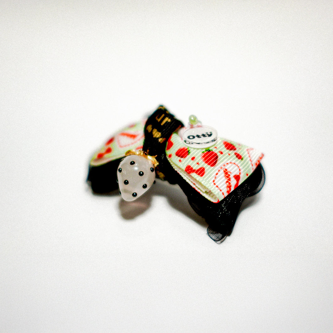 【送料無料】【CUUNオンライン限定】Otty いちごモチーフ バレッタリボン｜Otty × HELLO KITTY × CanNanaにピッタリ！